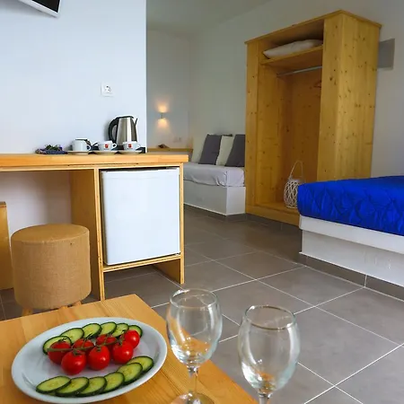 Ecoxenia Hotel apartamentowy 3*